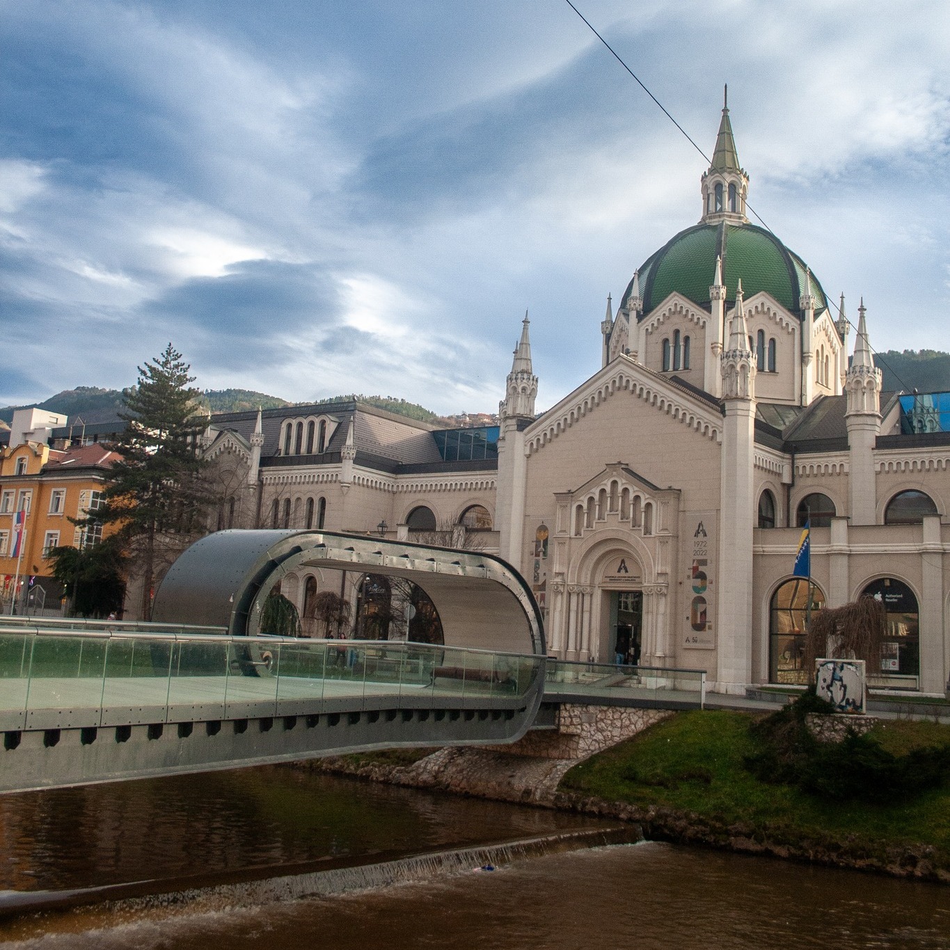 Schüler:innen des Phönix Schulen Realgymnasium in 1110 Wien auf kultureller Exkursion durch Bosnien und Herzegowina – mit Stationen in Sarajevo, Mostar, Blagaj und auf dem Trebević.