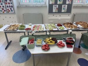 Klassenzimmer beim Zusatzfach Englisch - Storytelling in der Privatvolksschule PHÖNIX in WIen 1110